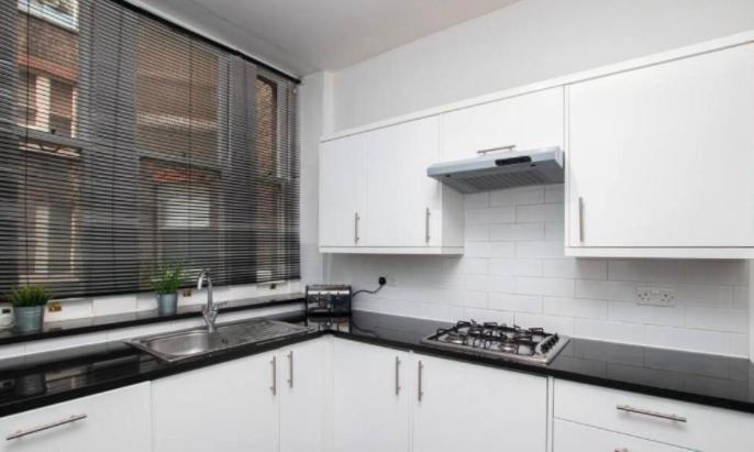 Chelsea Charm Radiant 3br Elegance Apartment