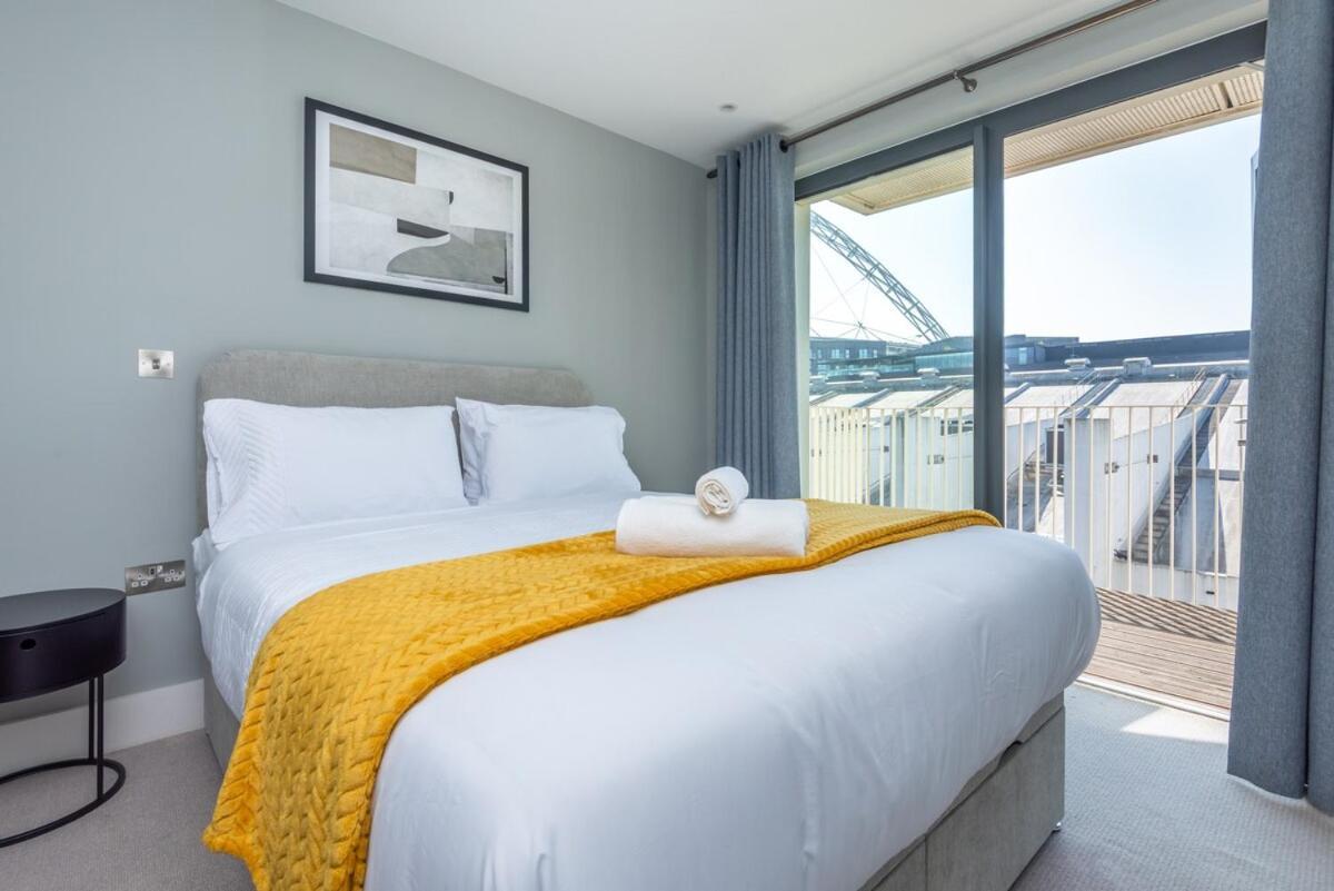 Stunning With Private Terrace Apartment *