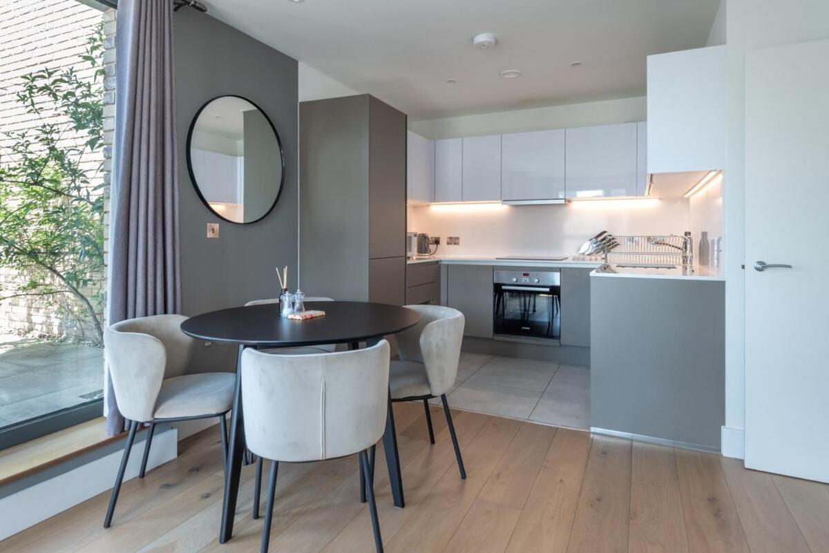 Apartment Stunning With Private Terrace London