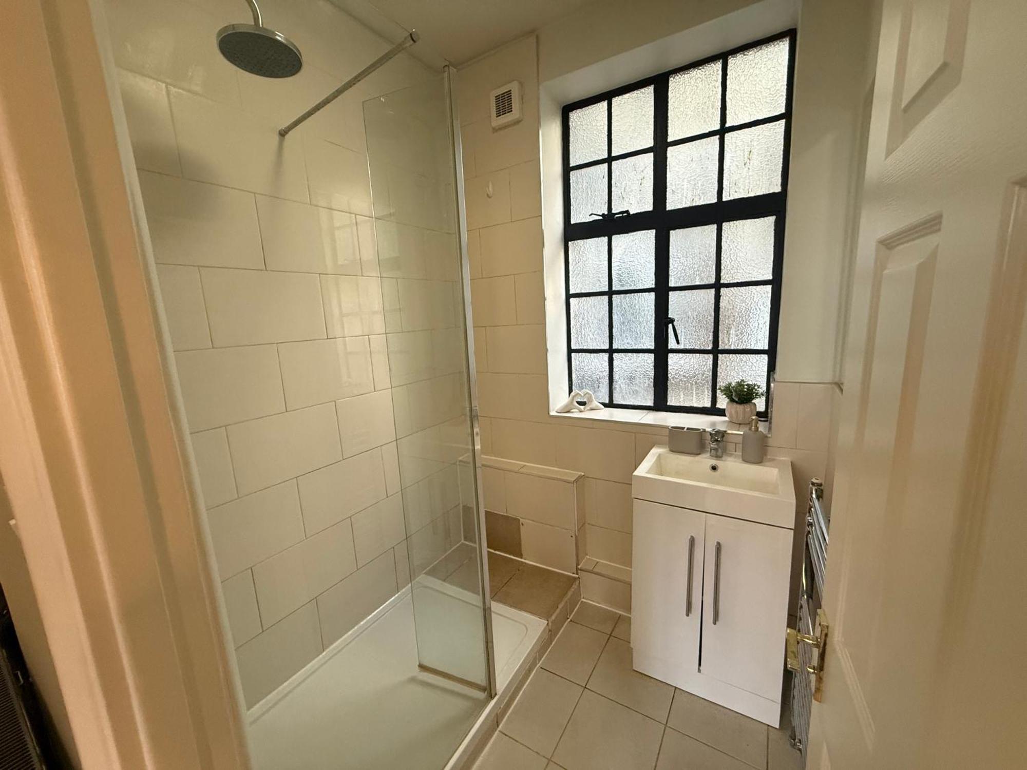 Stylish 3-bedroom Flat In Belsize Park Perfect For Families Business Trips! Apartment London