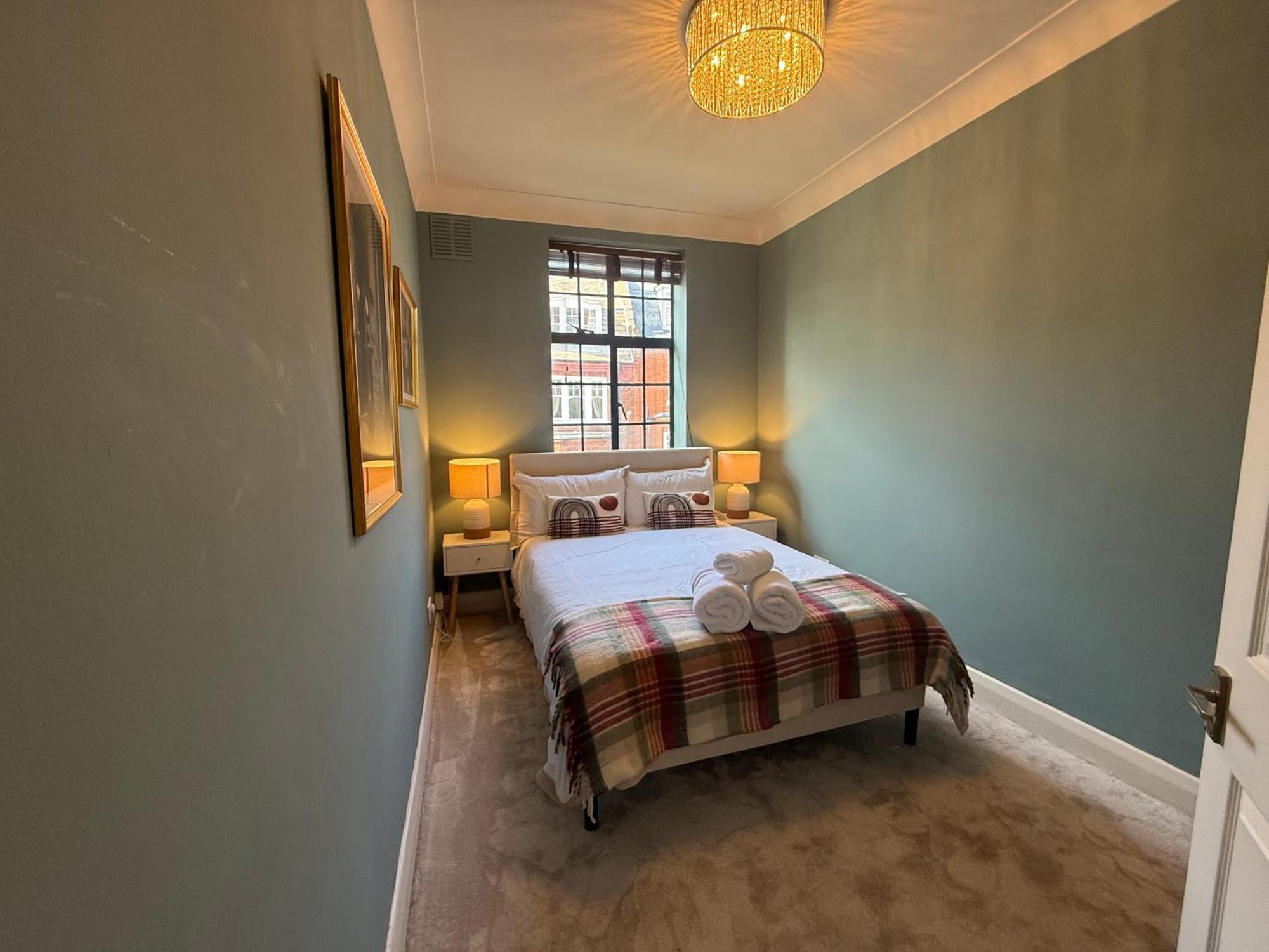 Stylish 3-bedroom Flat In Belsize Park Perfect For Families Business Trips!