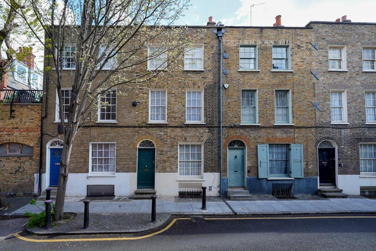 Apartment Stylish Flat 1br With Airbed Sleeps 4