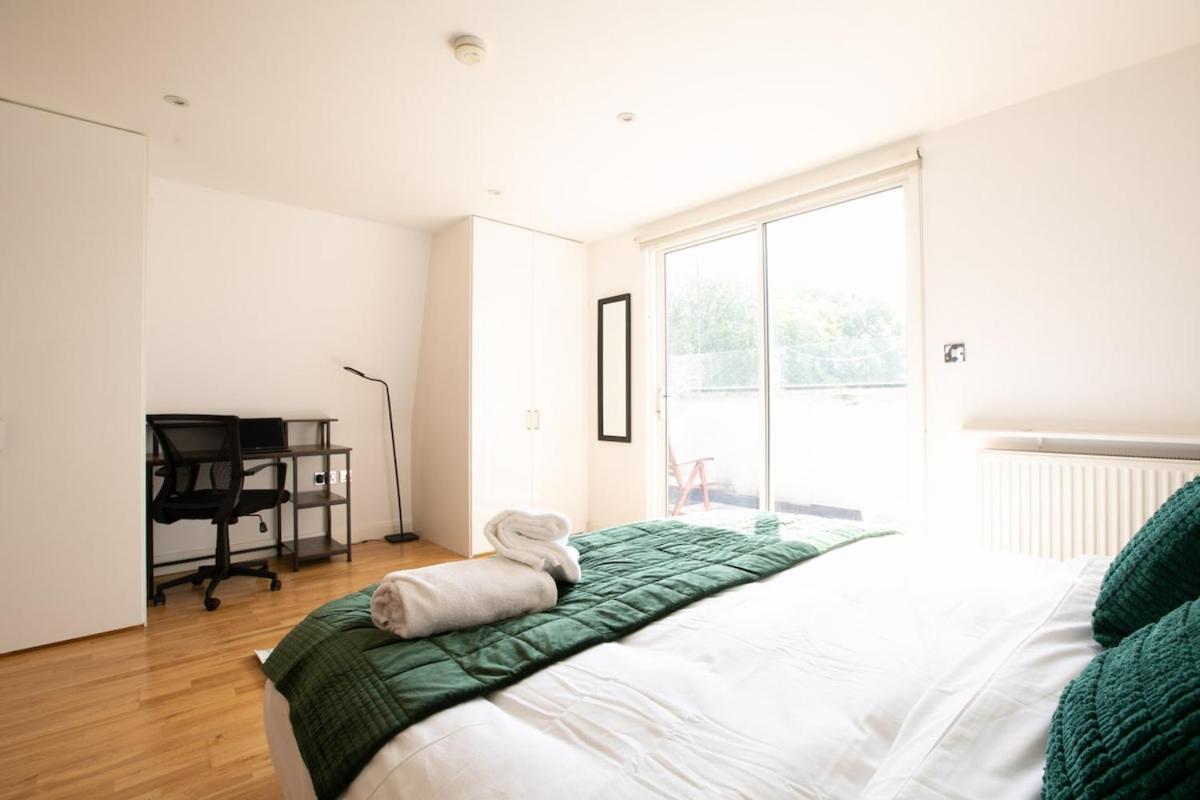 Apartment Shoreditch 3 Bedroom Large Lr 2 Balconies *
