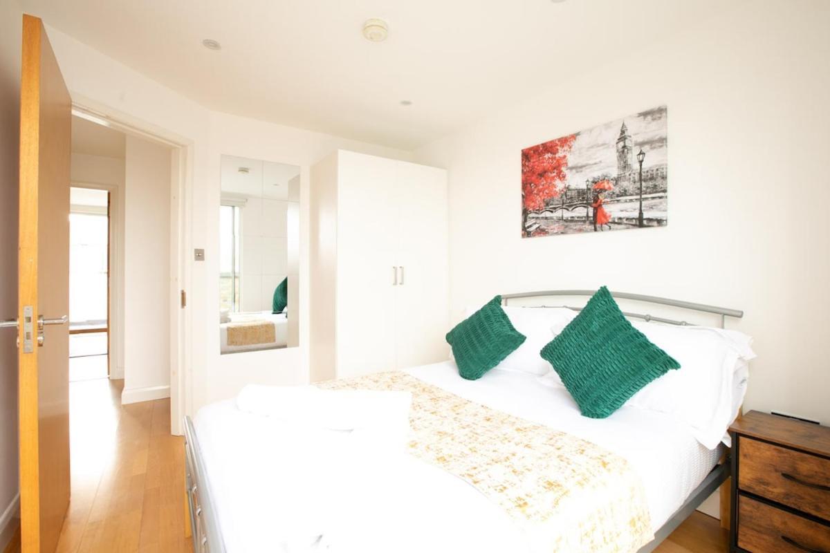 Shoreditch 3 Bedroom Large Lr 2 Balconies Apartment London
