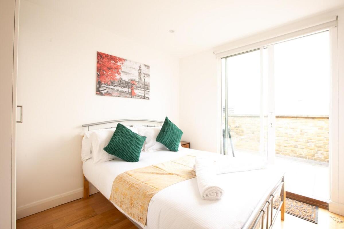 Shoreditch 3 Bedroom Large Lr 2 Balconies Apartment *