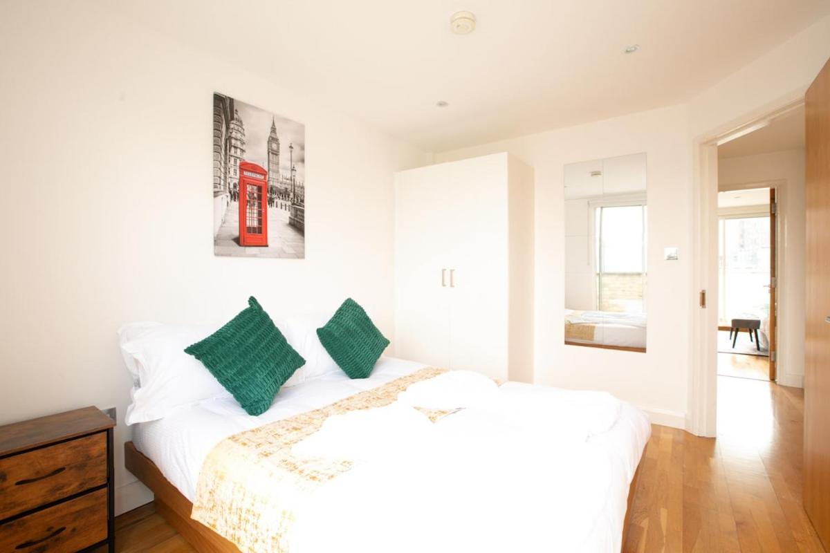 Apartment Shoreditch 3 Bedroom Large Lr 2 Balconies *