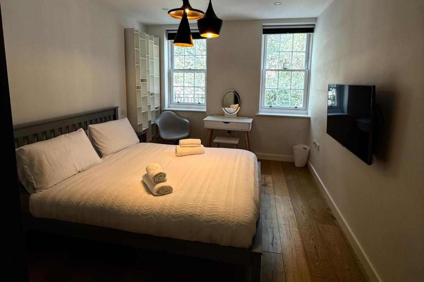 Apartment With 2 Bedrooms -sleeps6 *
