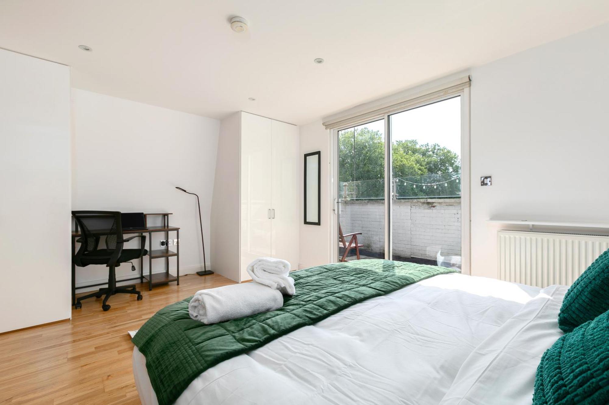 Apartment Shoreditch 3 Bedroom Large Lr 2 Balconies London