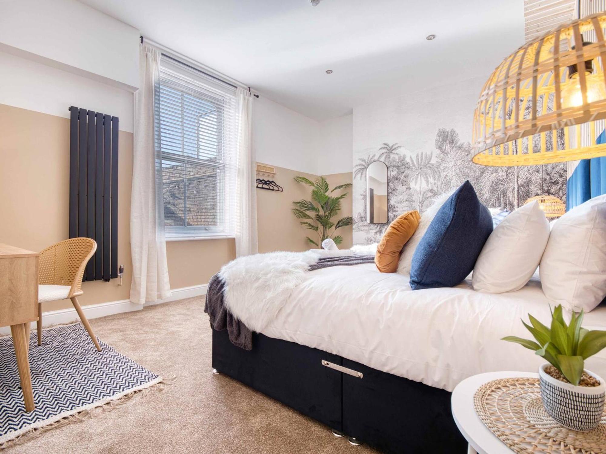 Putney High St - Hot Tub, Rooftop & Cinema * London