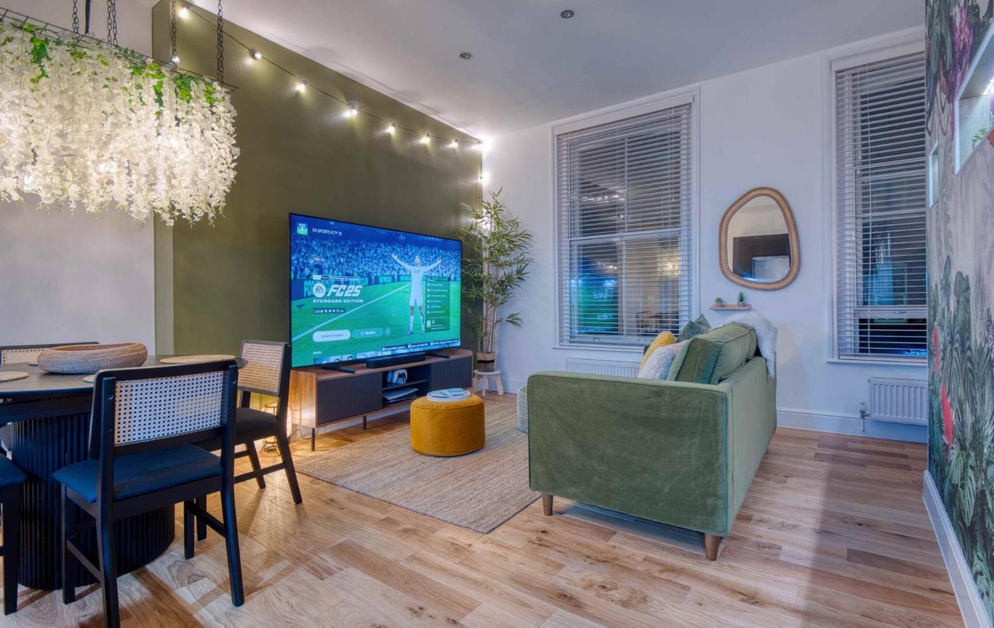 Putney High St - Hot Tub, Rooftop & Cinema *