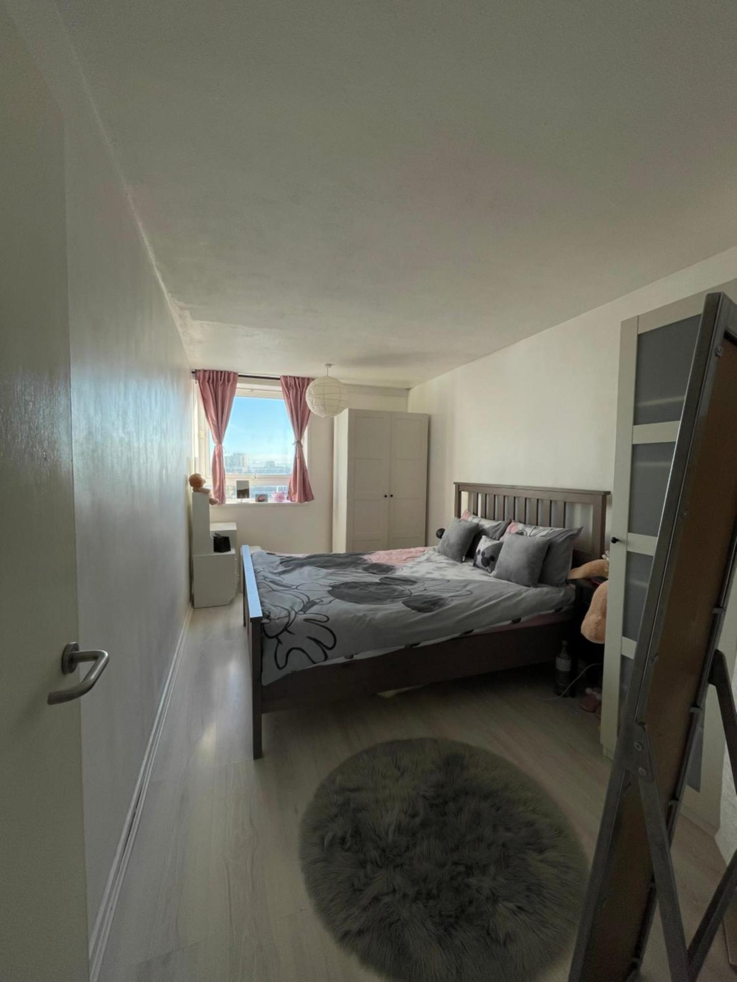 Apartment Large One Bedroom Apartment, With View, Canary Wharf London