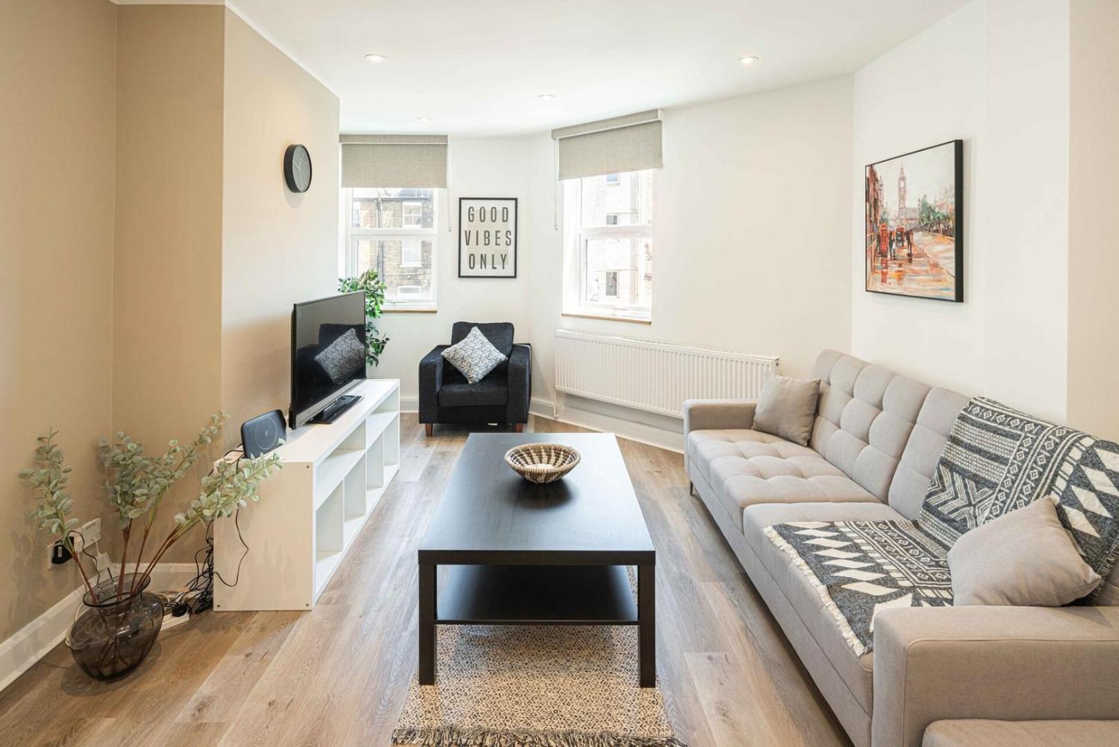 Modern 2br Flat In Soho