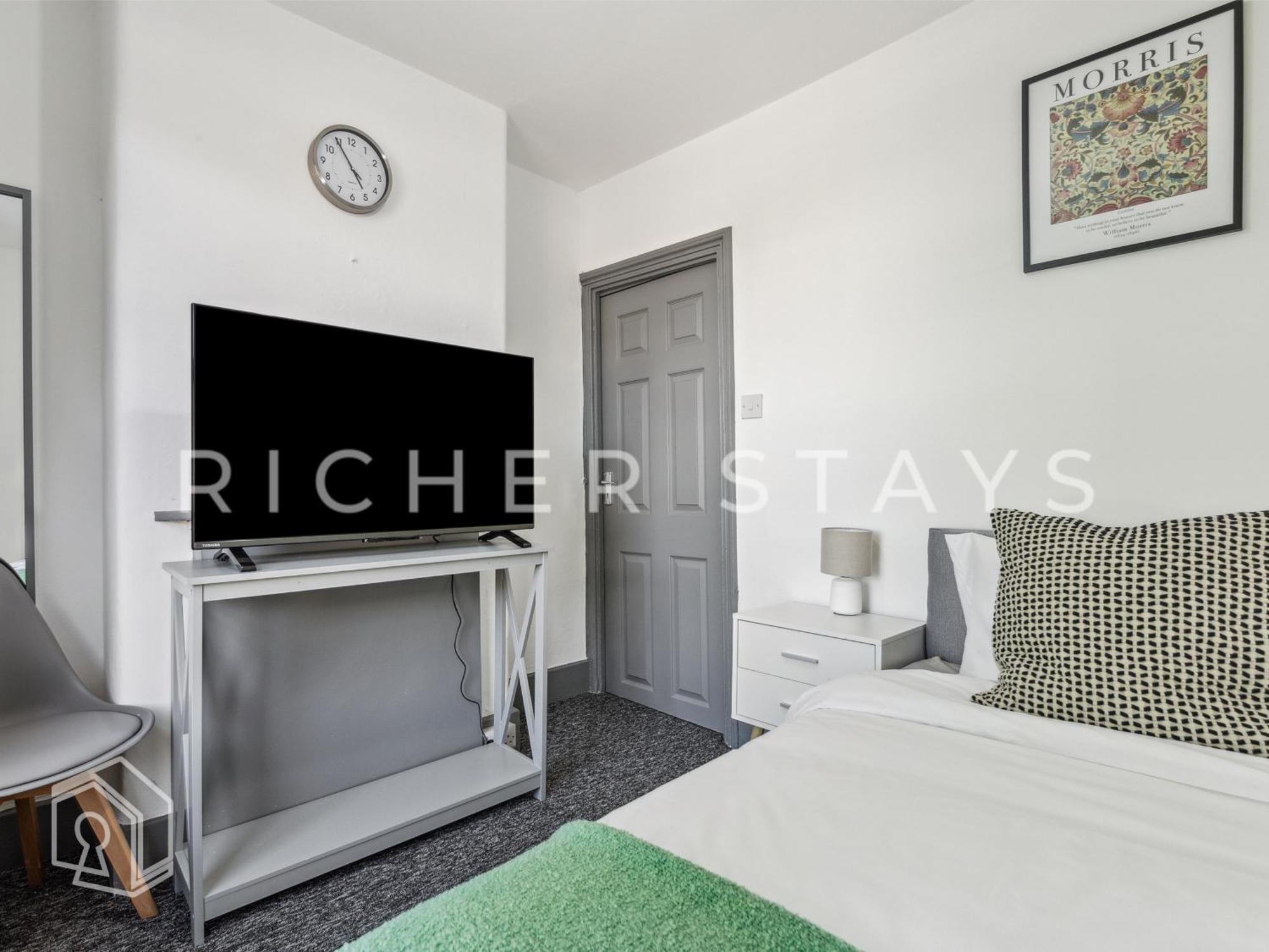 East Ldn Guest And Amenities *