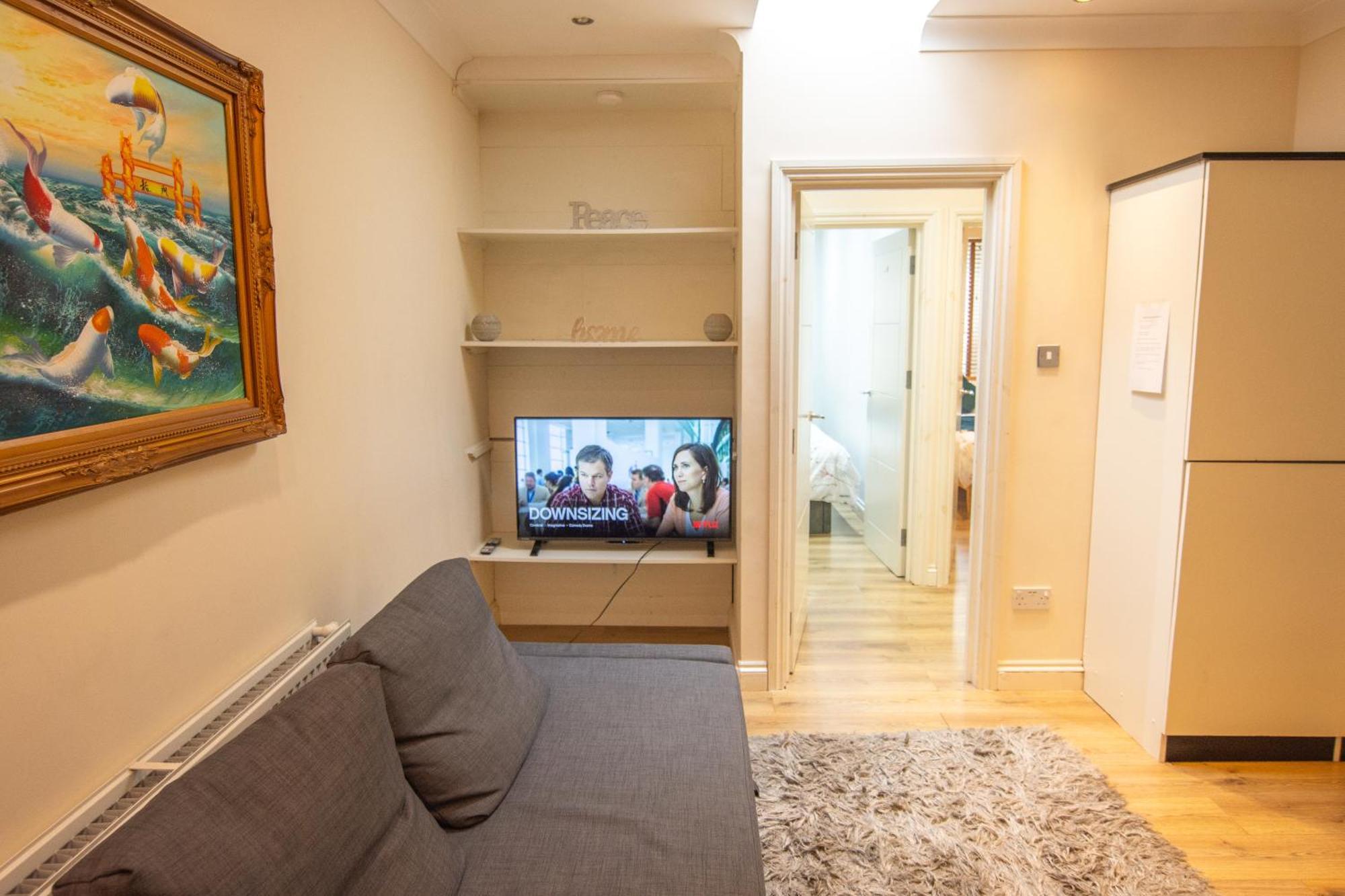 Apartment Evergreen Apartments- Flat 2 *