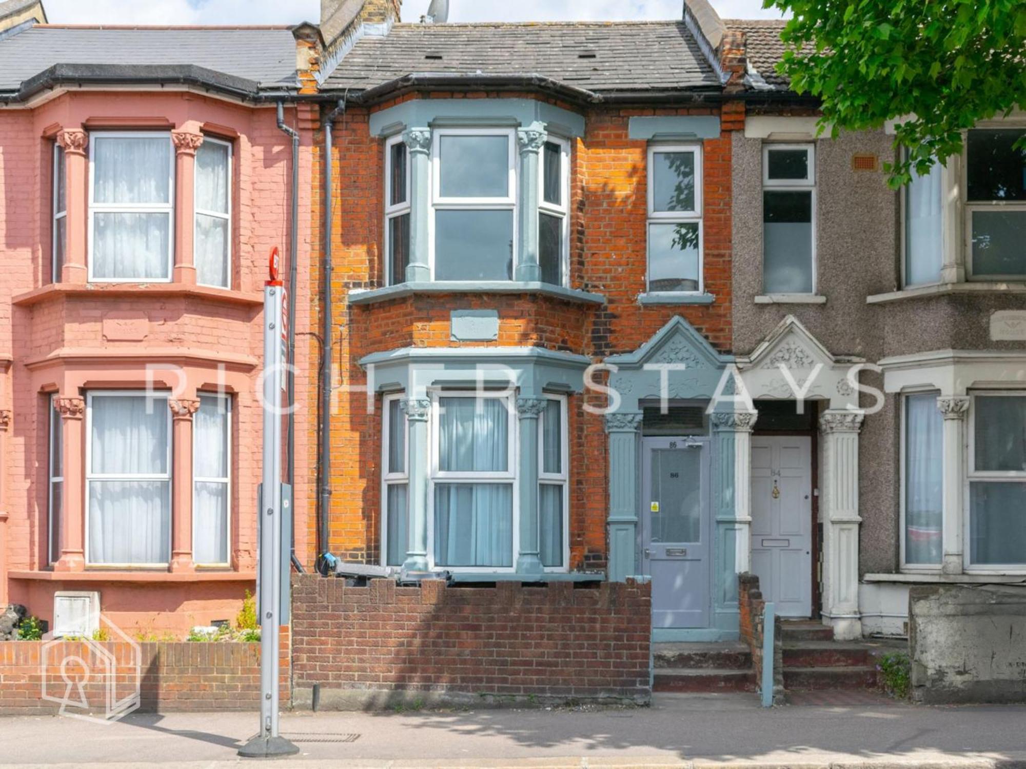 East Ldn Guest And Amenities Guest house