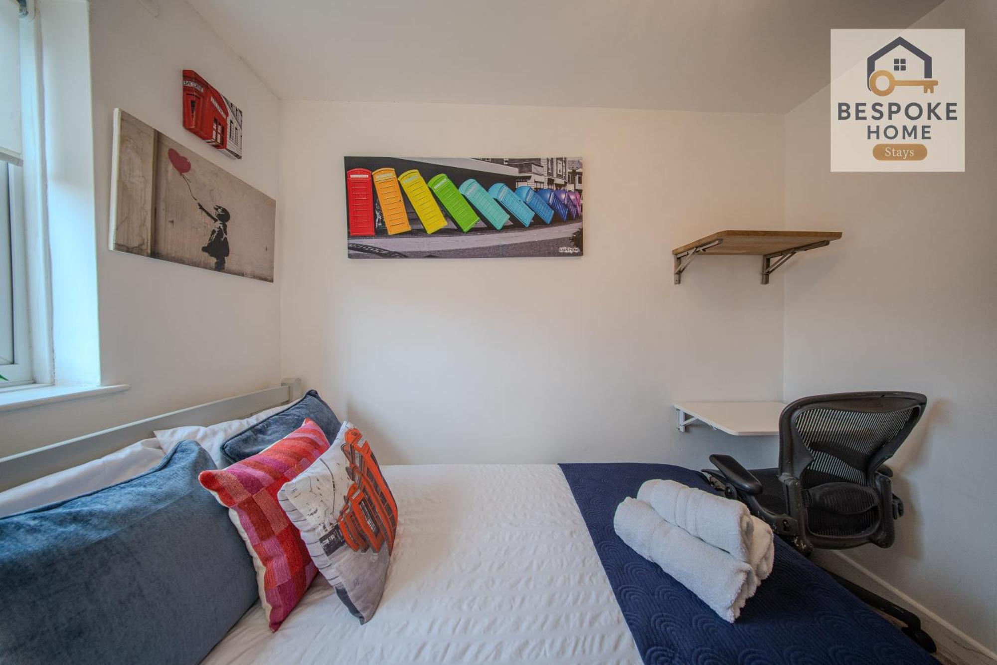 Modern 4 Bed 3 Bath House - 4 Groups With Free Parking - Central London Holiday home *