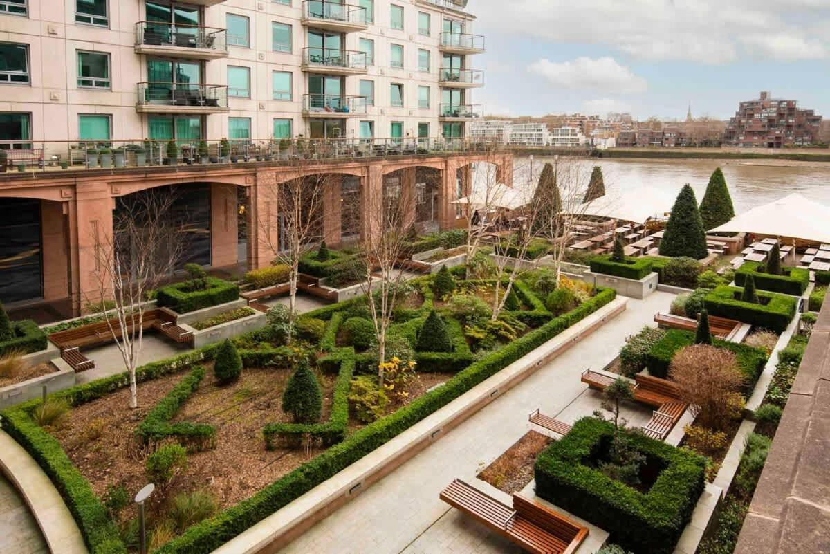 Terraced Riverview Apartment London