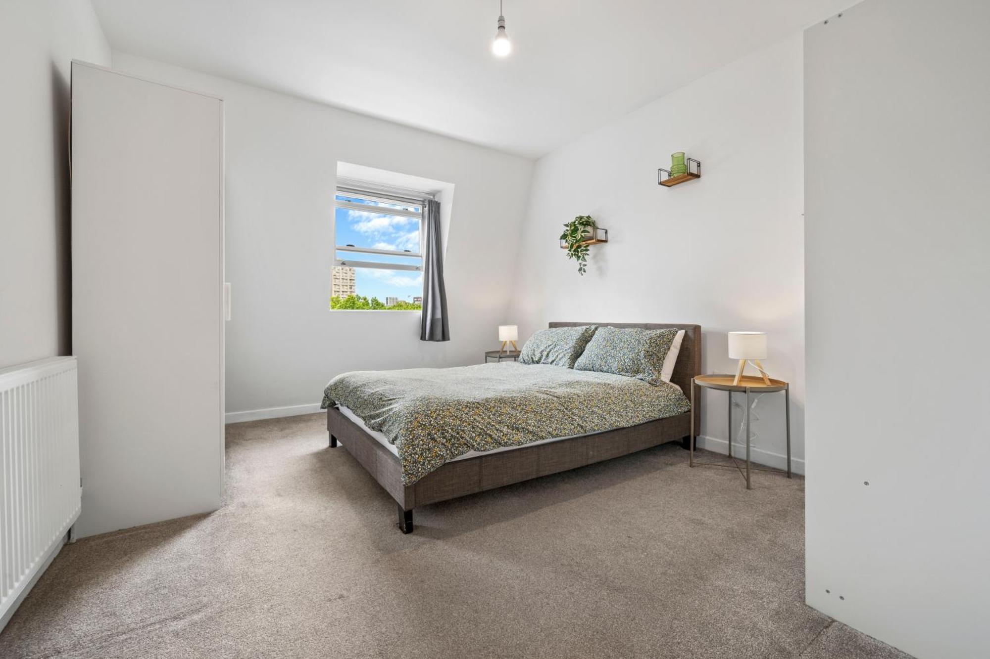 Prime Location Flats Apartment *