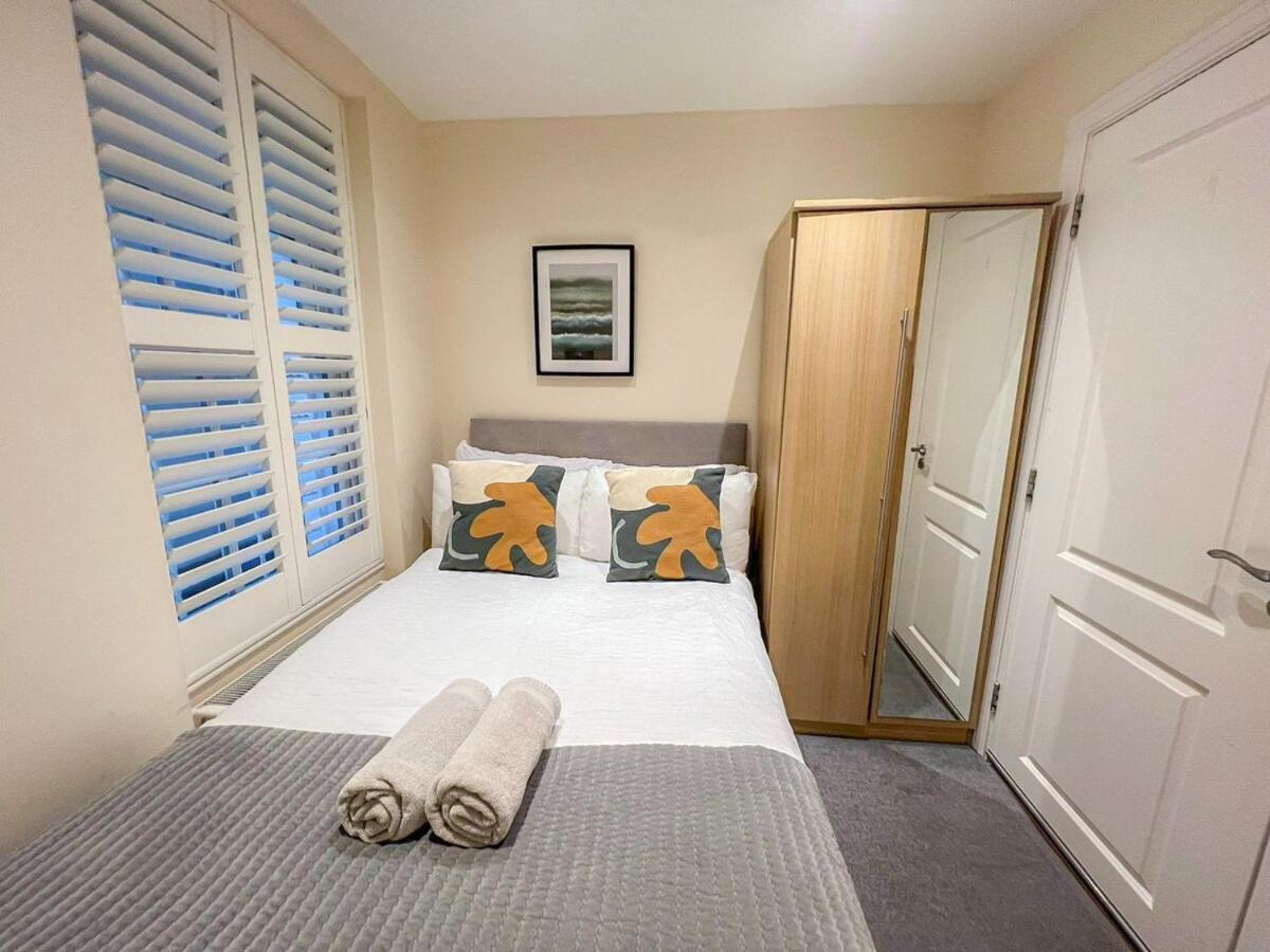 3 Bedroom With Private Terrace In Pimlico, Westminster, Victoria Apartment