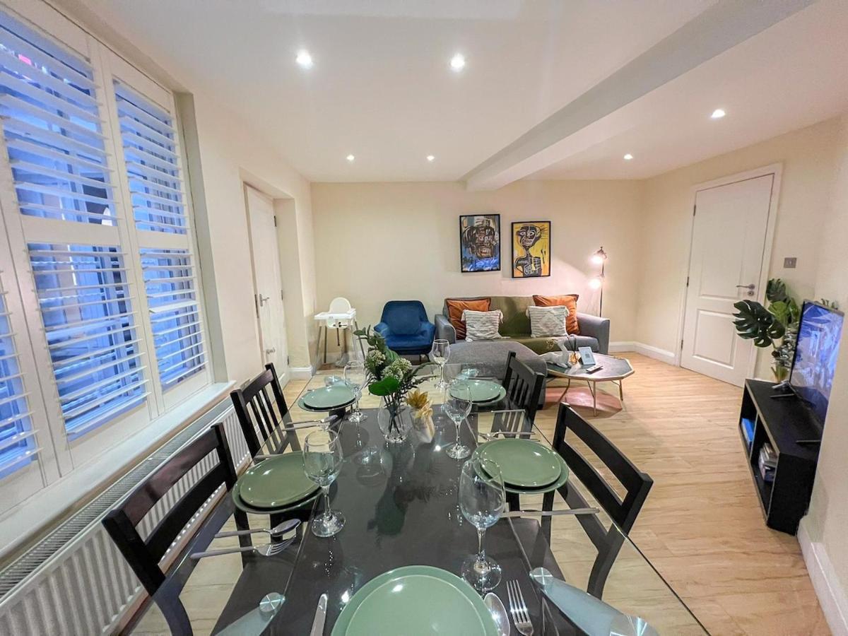 3 Bedroom With Private Terrace In Pimlico, Westminster, Victoria London