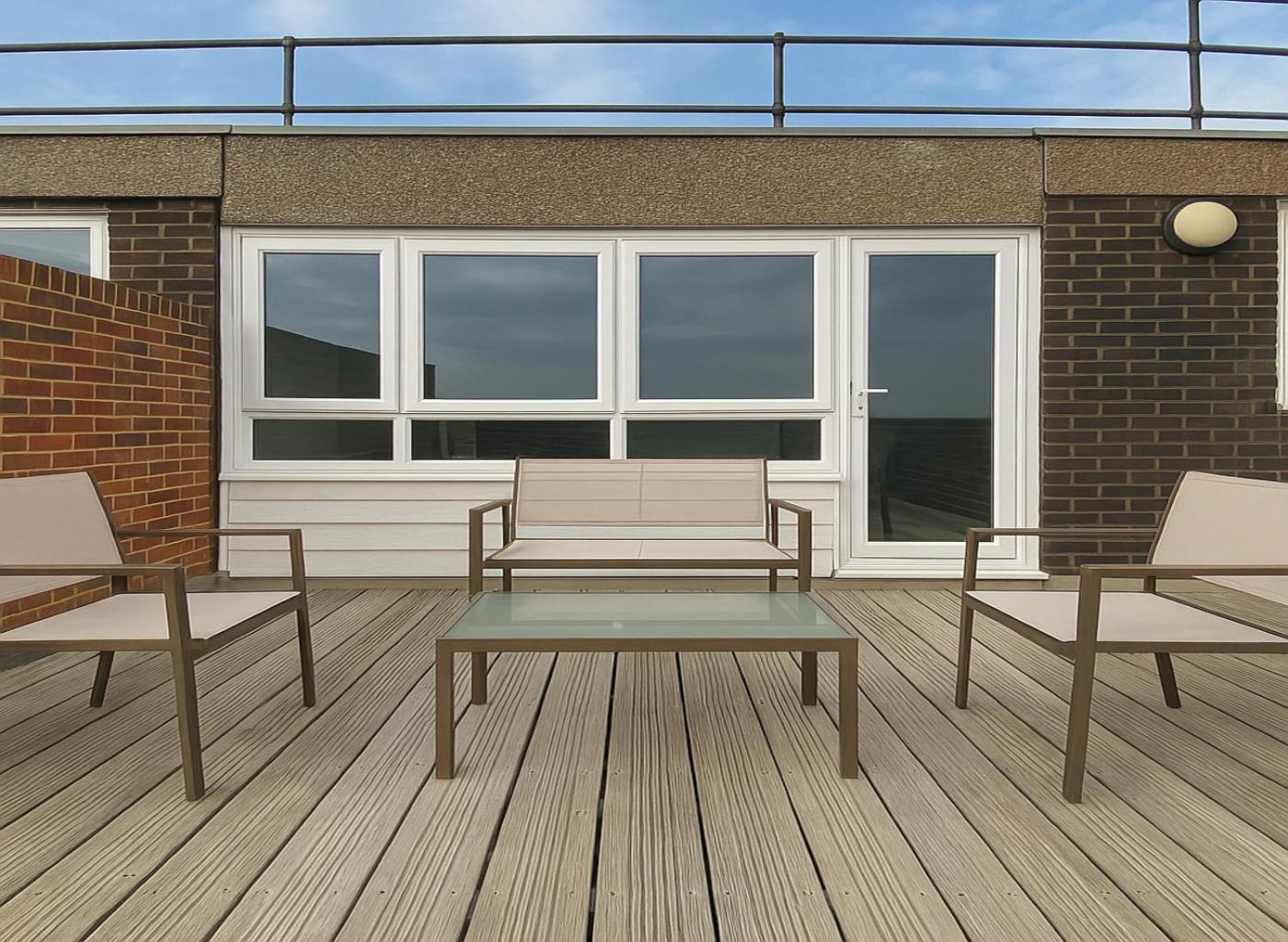 2 Bed Flat Near Westfield * Londen