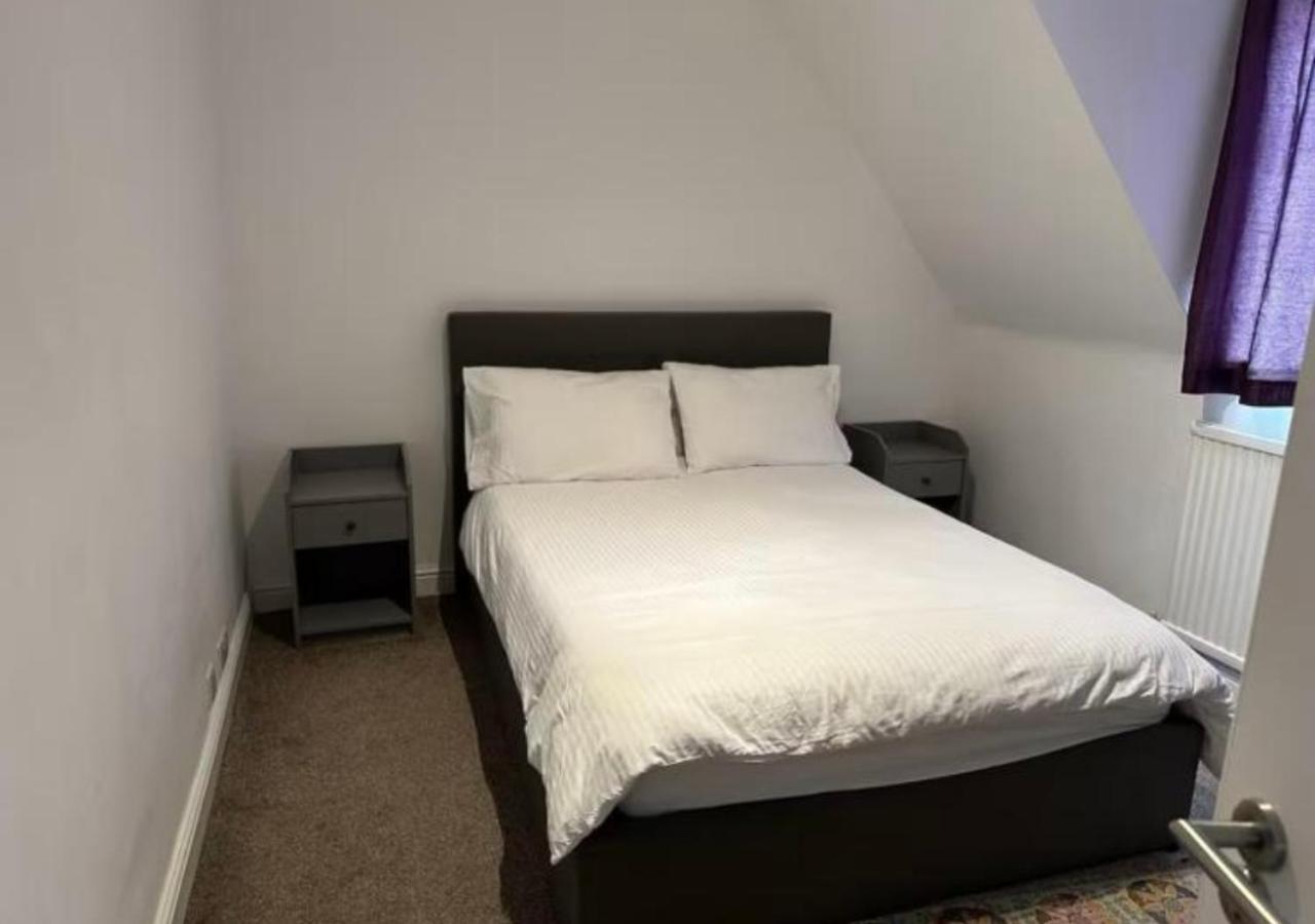 2 Bedroom Flat In Camden *