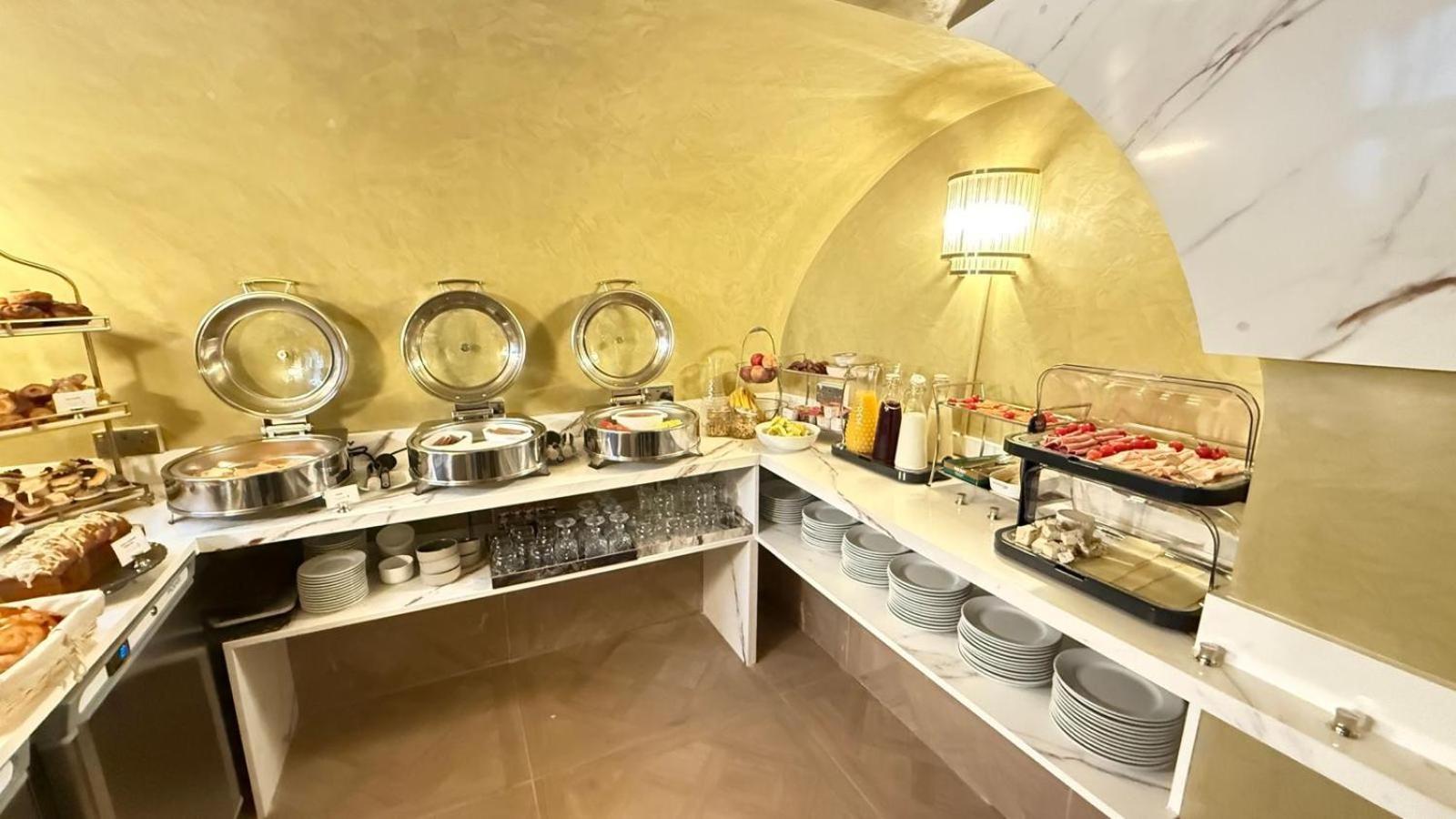 Grand Concerto Hotel 4*