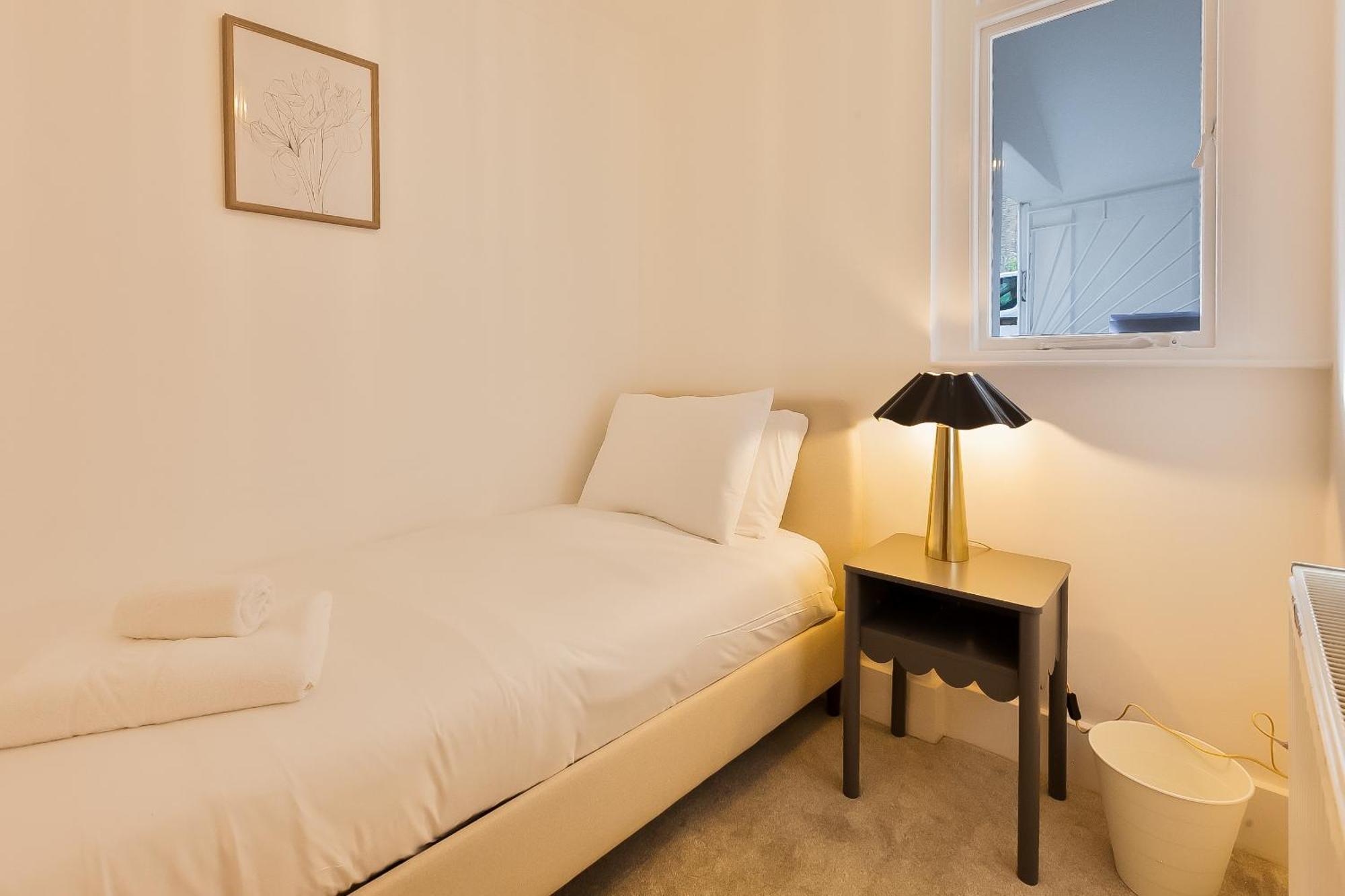 Primrose Hill Apartment *
