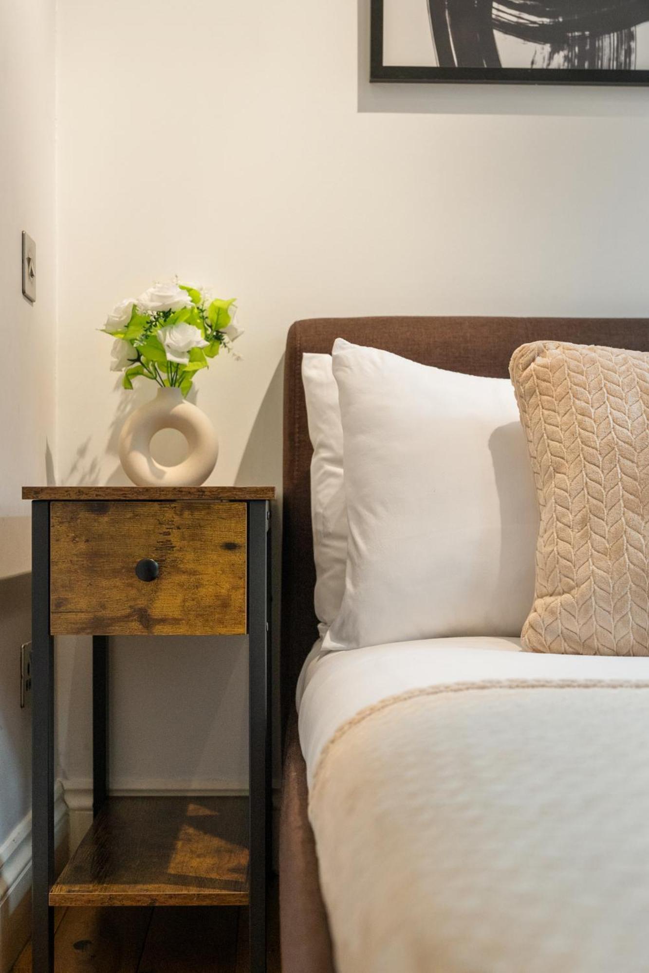 Hidden Gem In Location - Beautiful 2 Bed