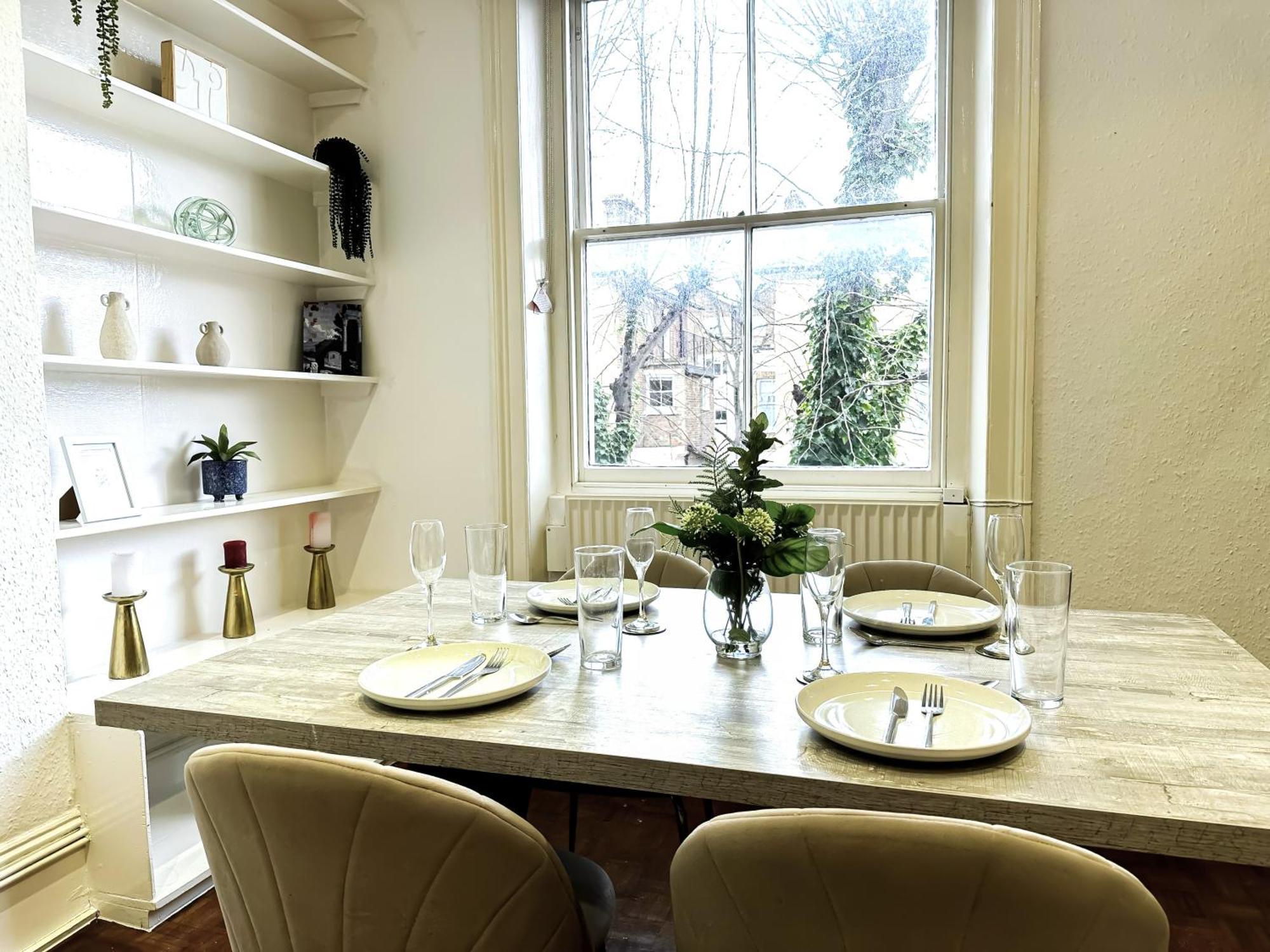 Stylish 2-bedroom Near Abbey Road, Maida Vale Apartment *