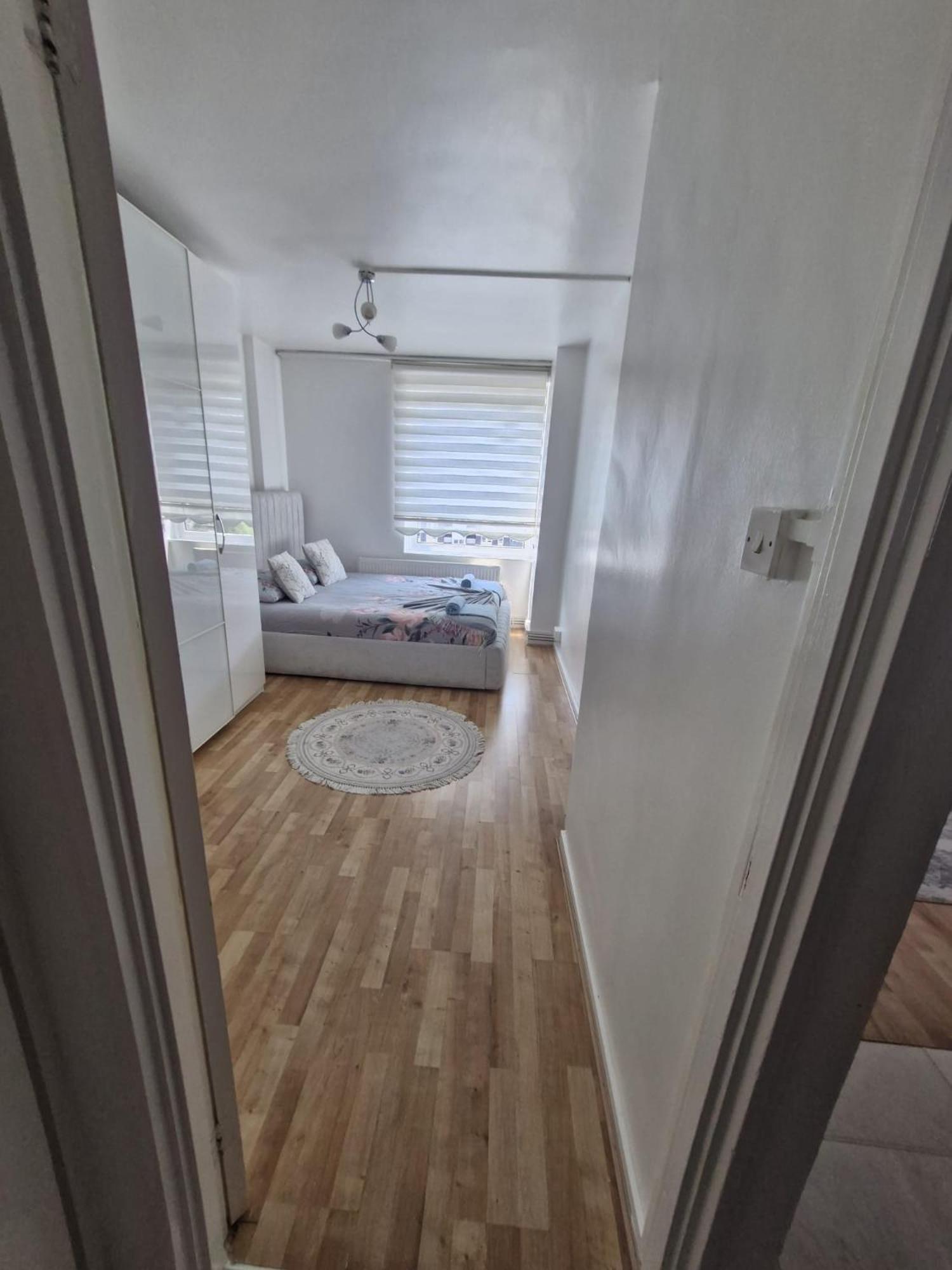 Flat, In Haggerston N1, Apartment *