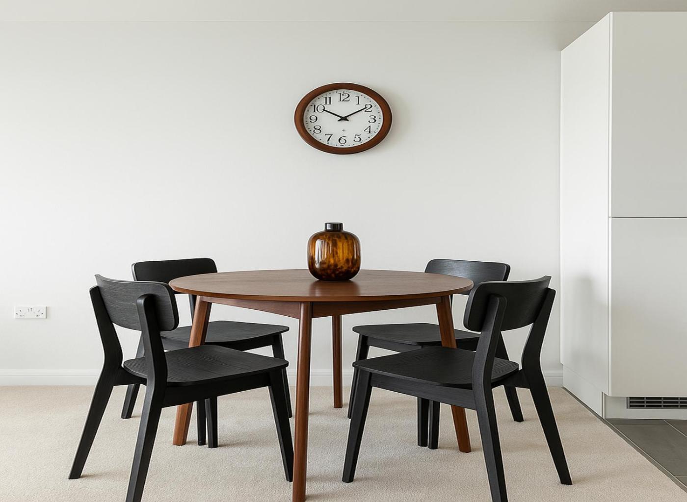 2 Bed Flat With Balcony In Wimbledon Apartment