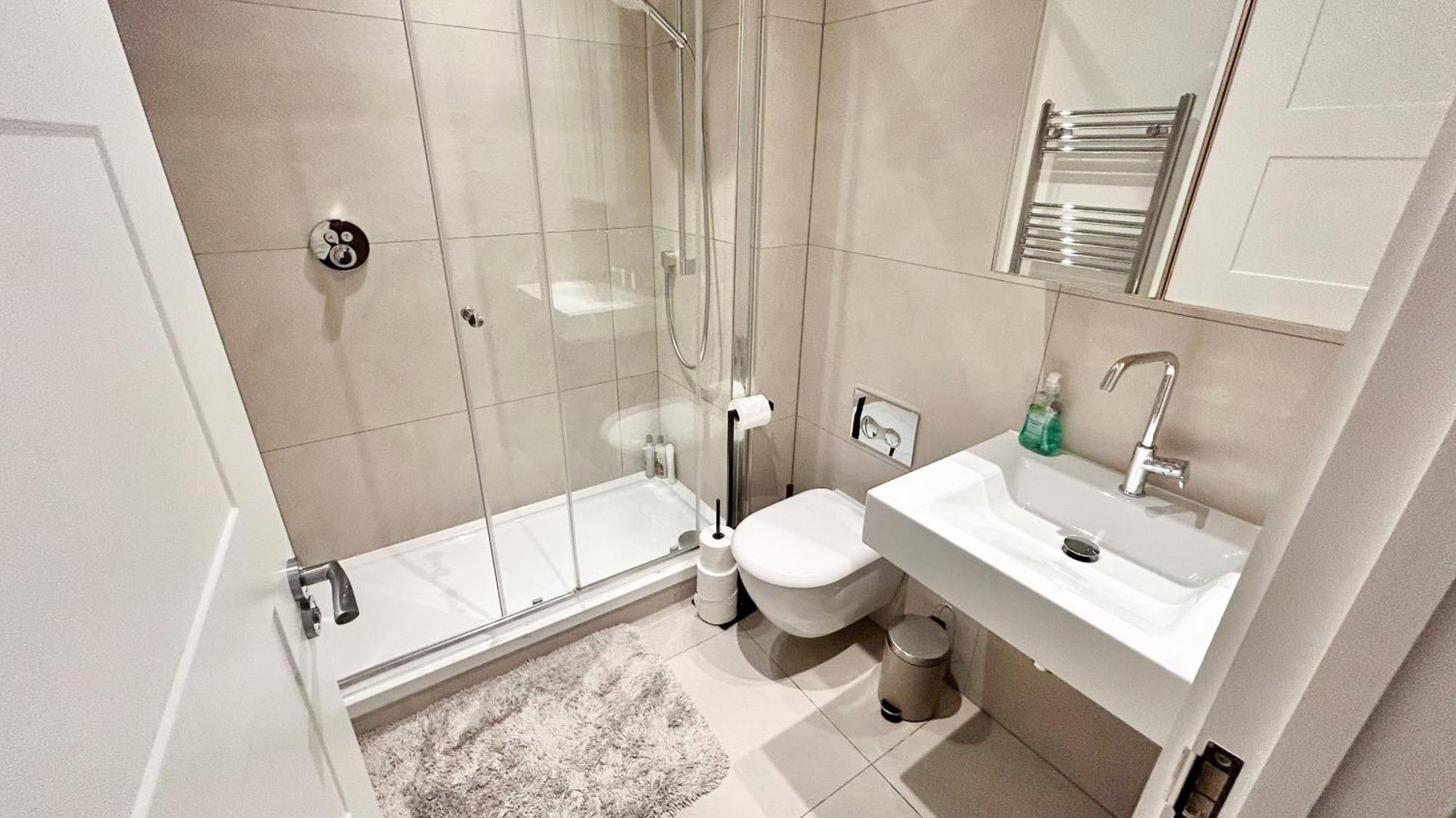 Apartment Modern & 3bedroom Flat With Pvt Balcony Steps From Regent's Park