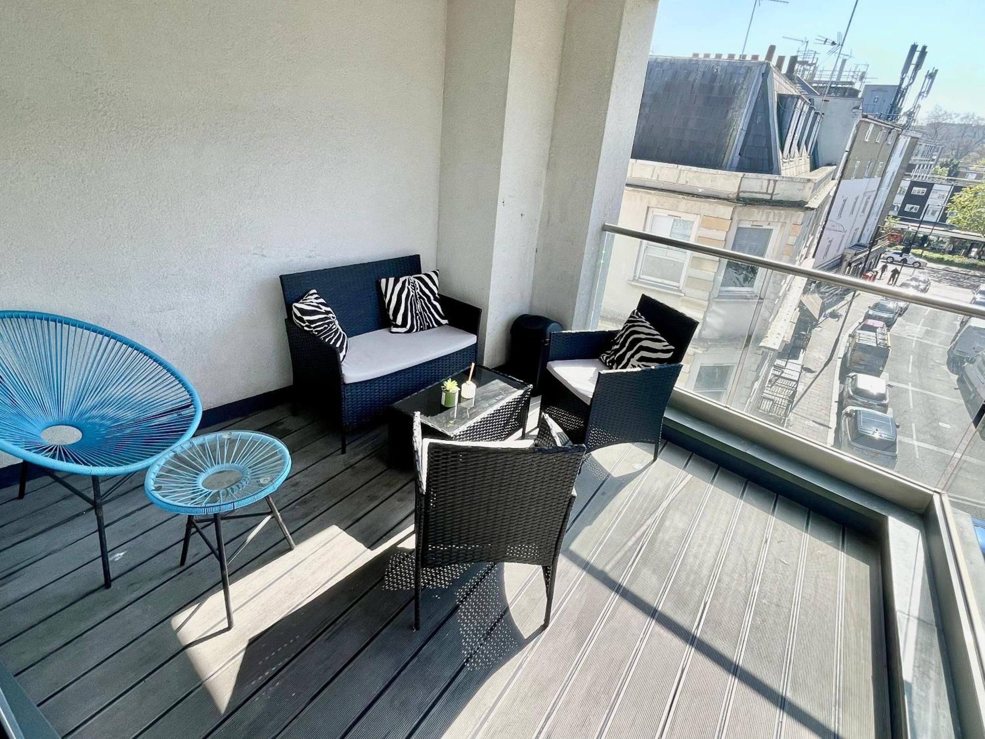 Modern & 3bedroom Flat With Pvt Balcony Steps From Regent's Park Apartment London