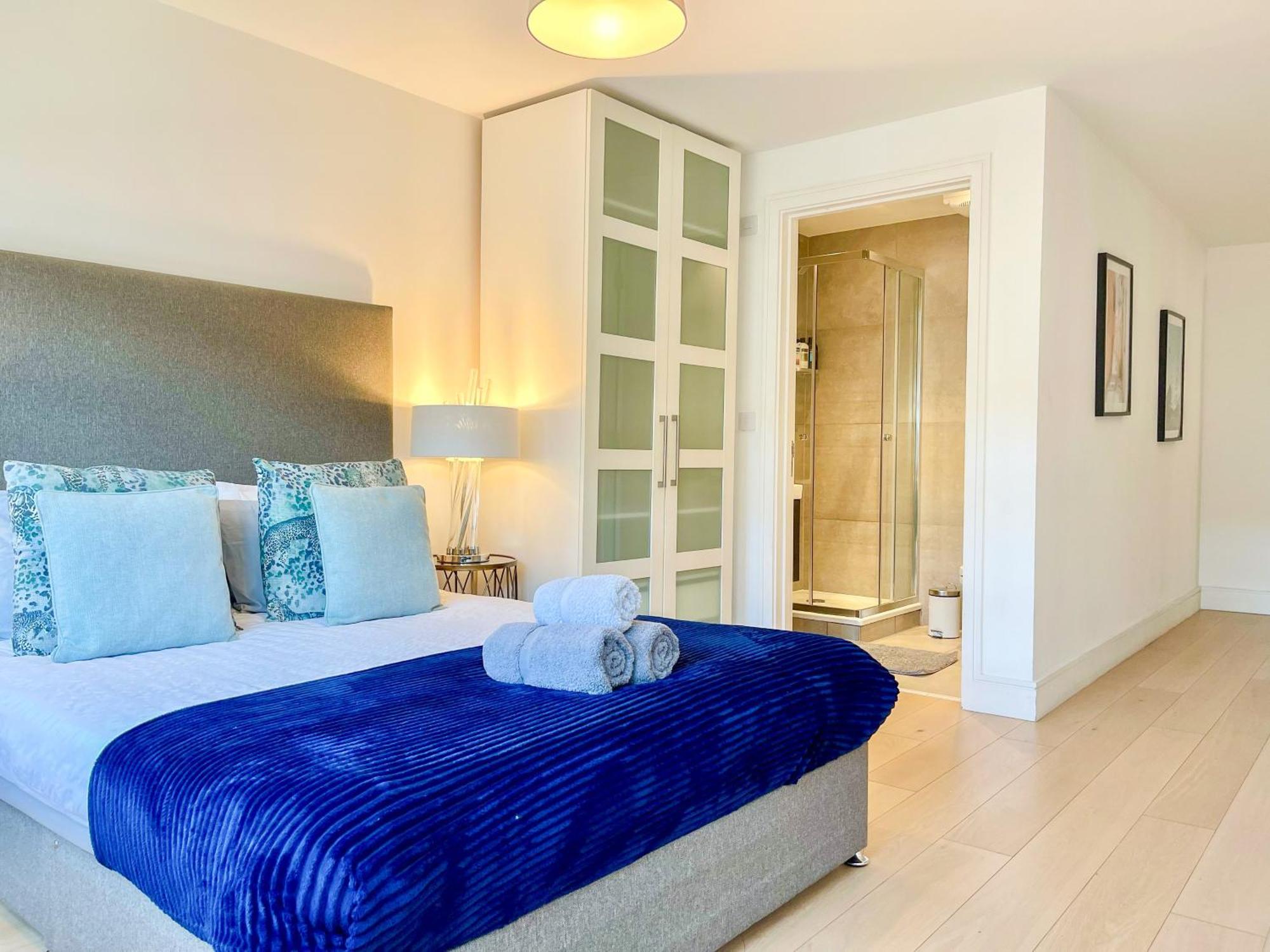 Apartment Modern & 3bedroom Flat With Pvt Balcony Steps From Regent's Park *