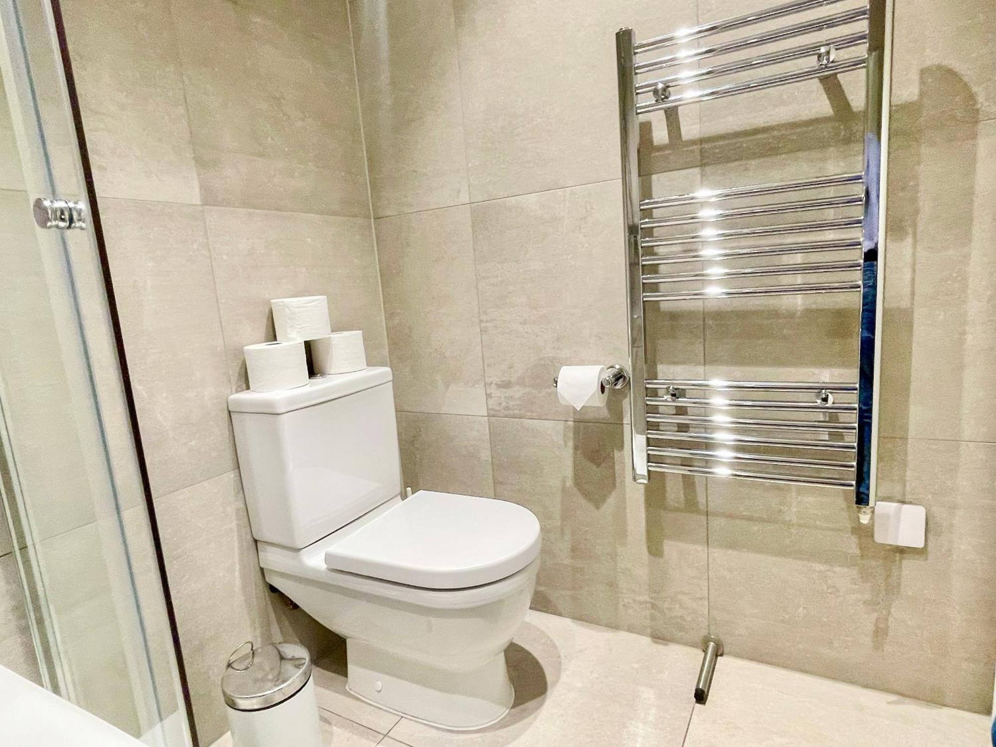 Apartment Modern & 3bedroom Flat With Pvt Balcony Steps From Regent's Park *