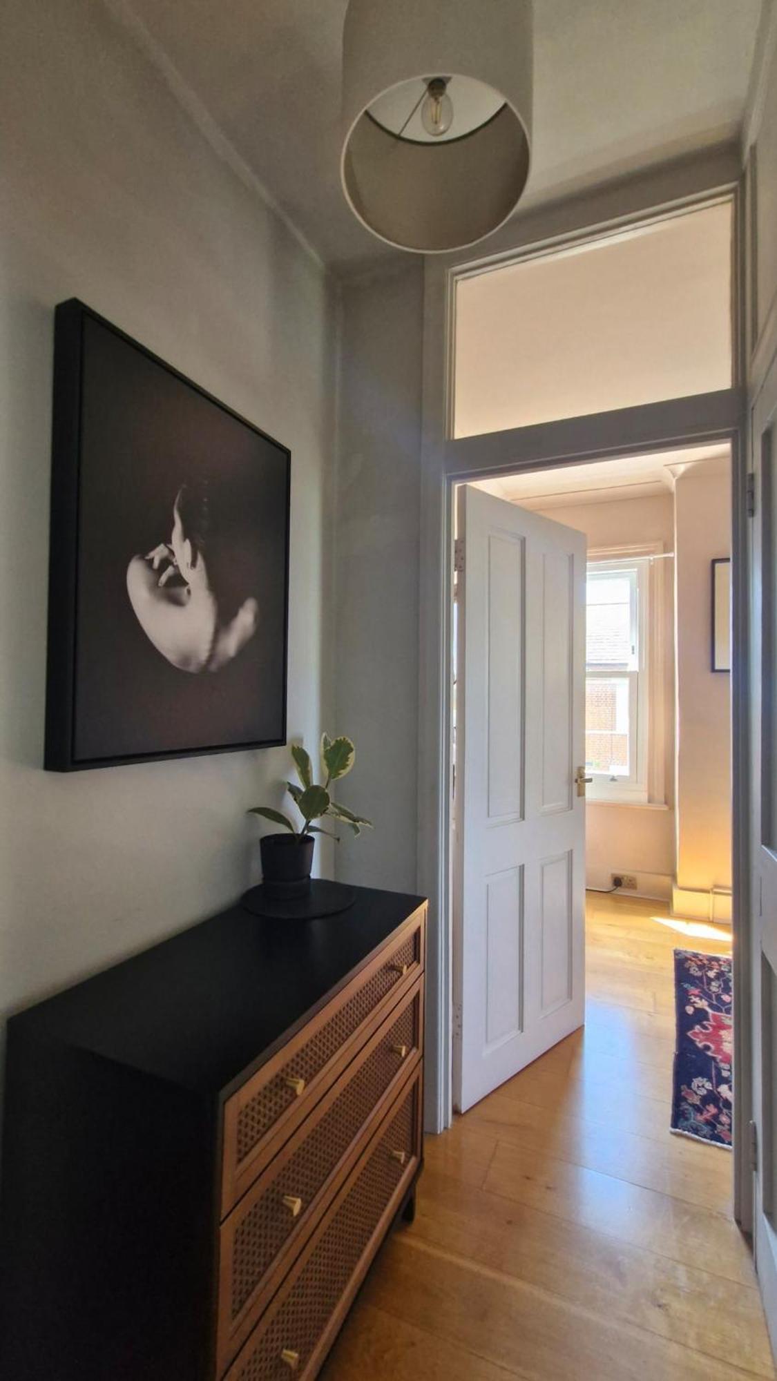 Charming Bright 2-bed Heritage Flat, Battersea Park, Apartment London