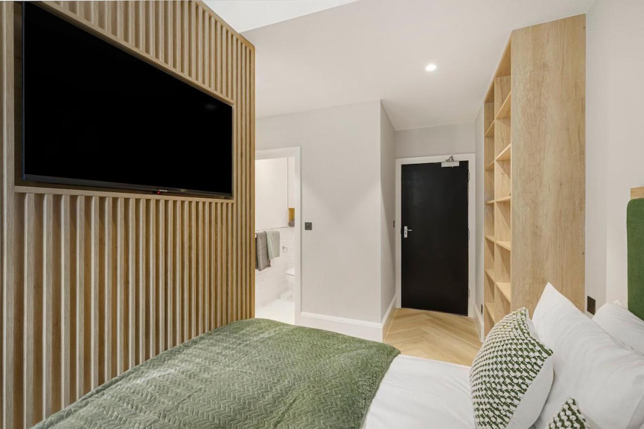 Smart In Sloane Square Apartment London