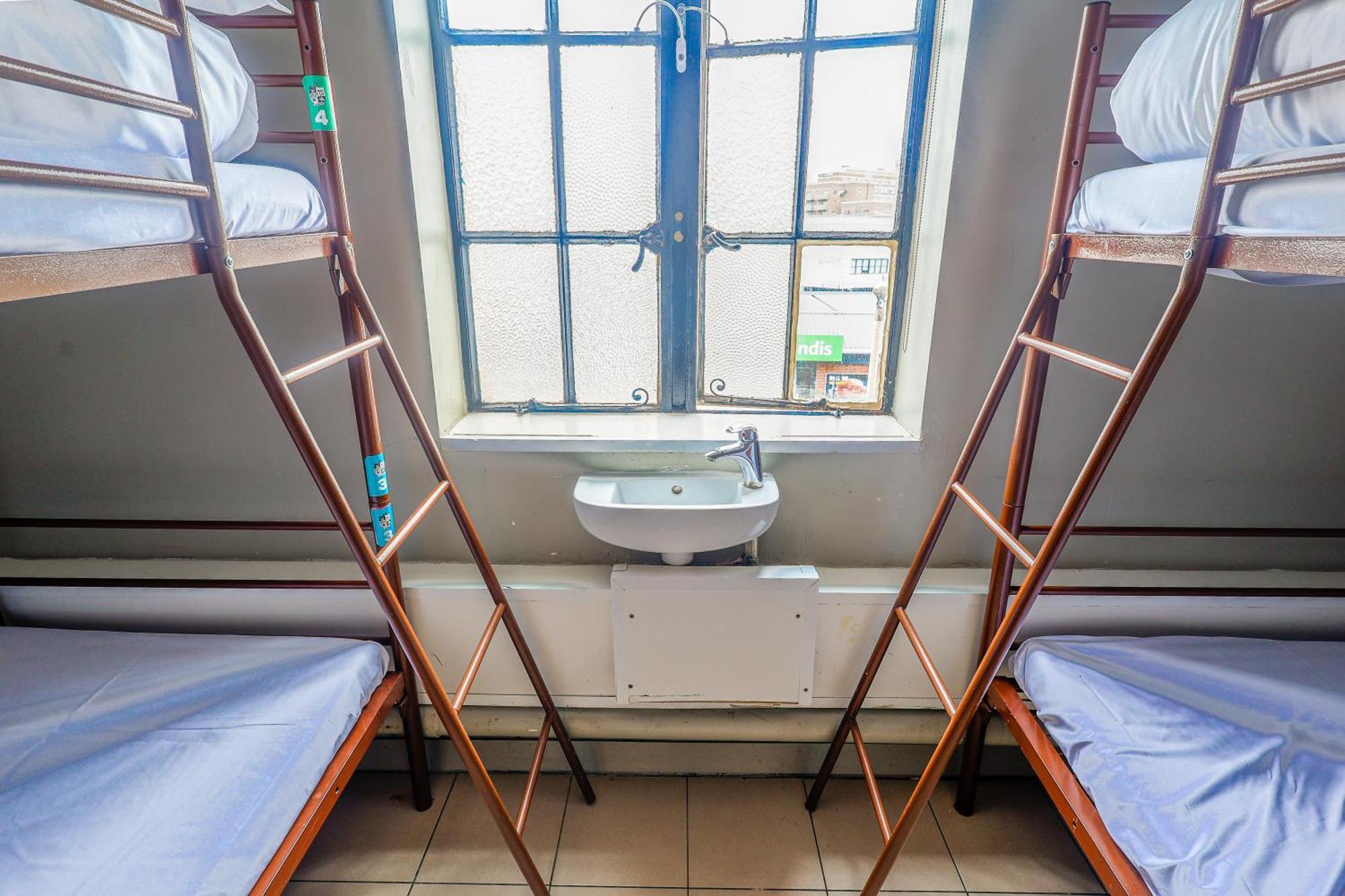 Hostel Rest Up *