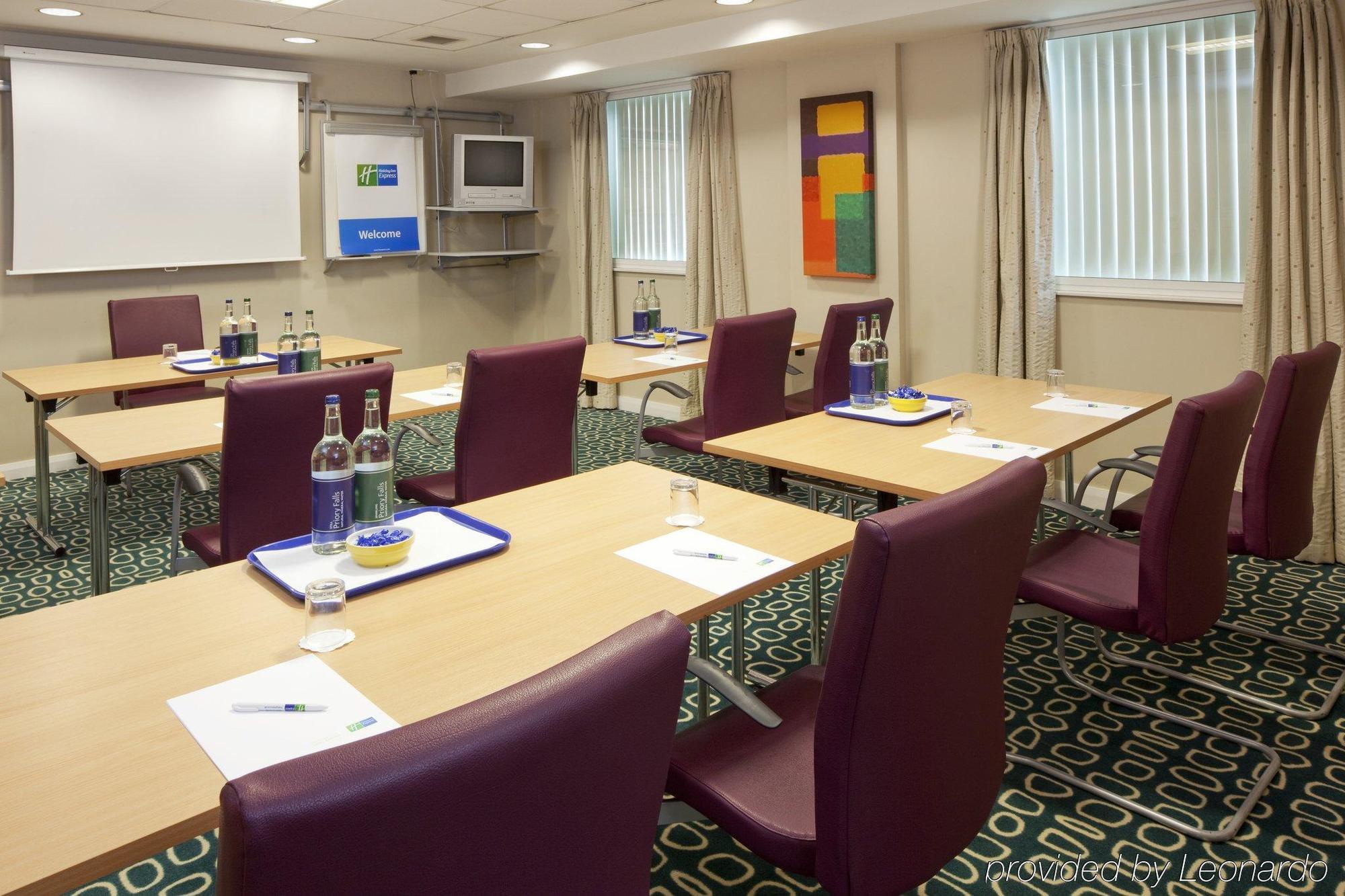 Express Earls Court By Ihg Hotel 3*
