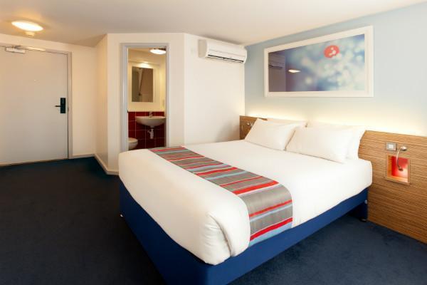 Travelodge Waterloo 3* London