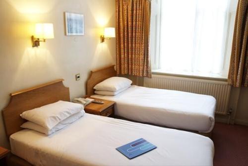 Hotel Umi 3*