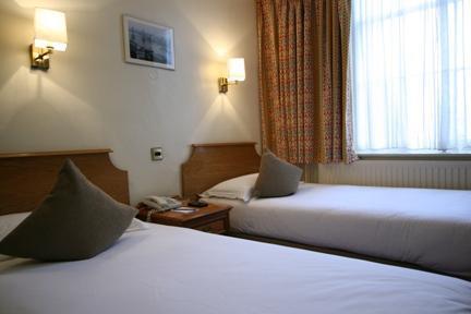 Hotel Umi 3*