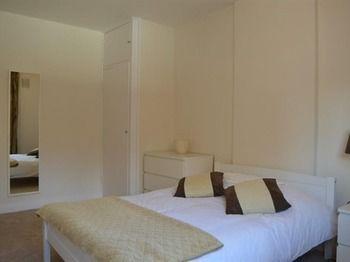 Kensington And Olympia Short Lets London
