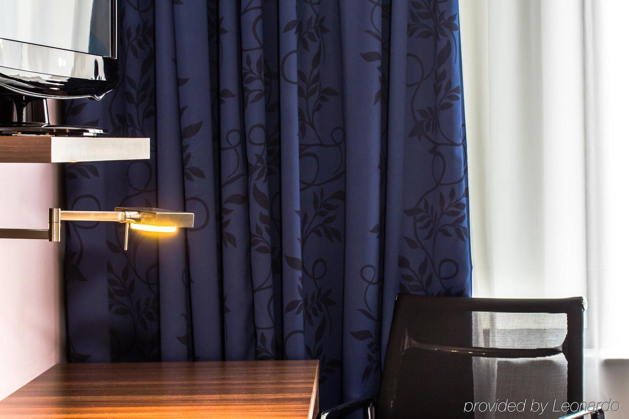 Express Earls Court By Ihg Hotel