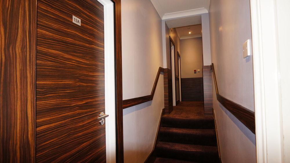 Crestfield Hotel 2*