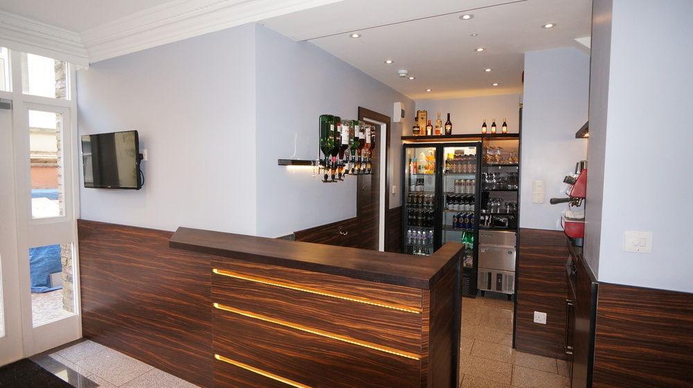 Crestfield Hotel 2*
