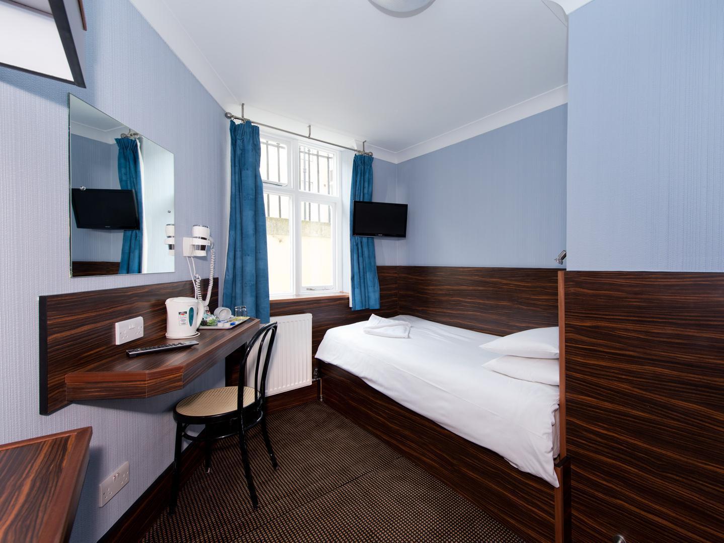 Crestfield Hotel