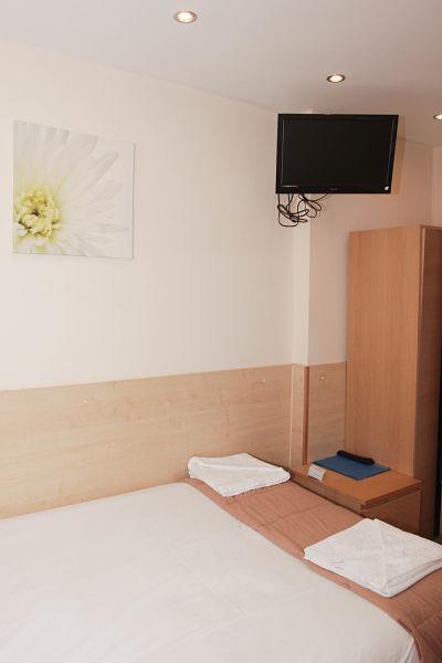 Metro Guest house *