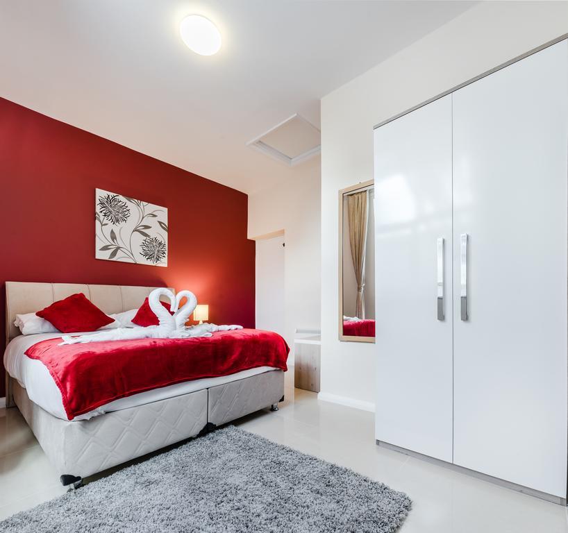 Apartahotel Commercial House 4*
